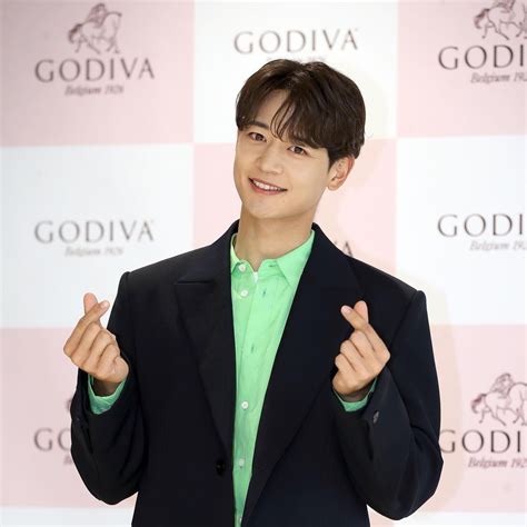 샤부샤부 On Twitter 230511 Godivakorea Ig Minho 민호 ♡̷̷̷ 🔗