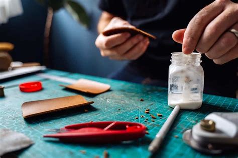 Comment Enlever La Colle Sur Du Plastique