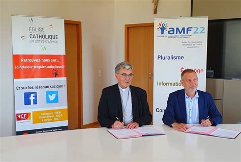 Signature Dune Convention Entre Le Dioc Se De St Brieuc Et L