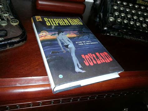 Joyland by Stephen King | Book worth reading, Stephen king, Book cover