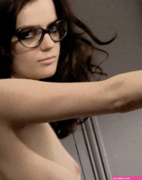 Roxane Mesquida Naked Sex Leaks