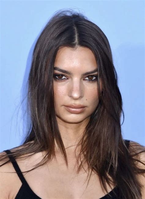 Emily Ratajkowski Workout And Diet Plan Artofit