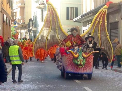 LA SFILATA Tutte Le Migliori Immagini Del Carnevale Canturino