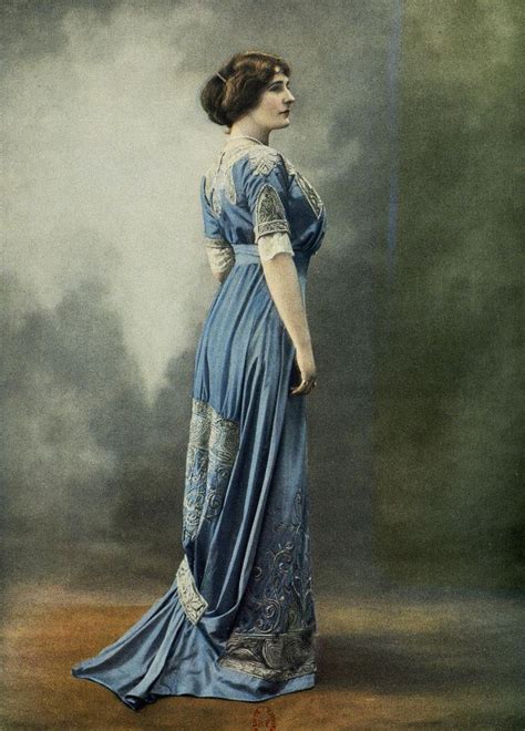 Evening gown by Rivain Cie photo Félix Les Modes July 1910