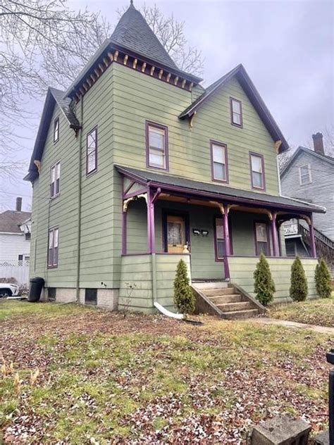 176 Everett St Southbridge Ma 01550 5 Photos Mls 73063577 Movoto