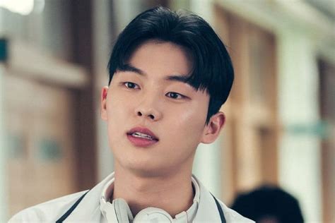 Choi Hyun Wook Is A Fashionable Influencer In Upcoming Drama Twenty