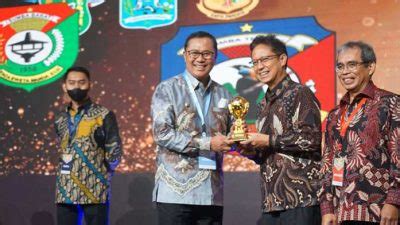 Pemerintah Kota Sukabumi Raih Penghargaan Uhc Award Sukabumi Ku