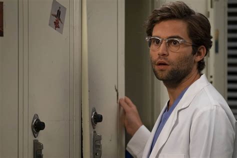 Greys Anatomy Season 15 Episode 3 Jake Borelli As Dr Levi Schmitt