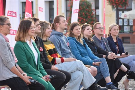 Nowa Lewica I Partia Razem Na Rynku W Sieradzu Byli Zandberg I Biejat