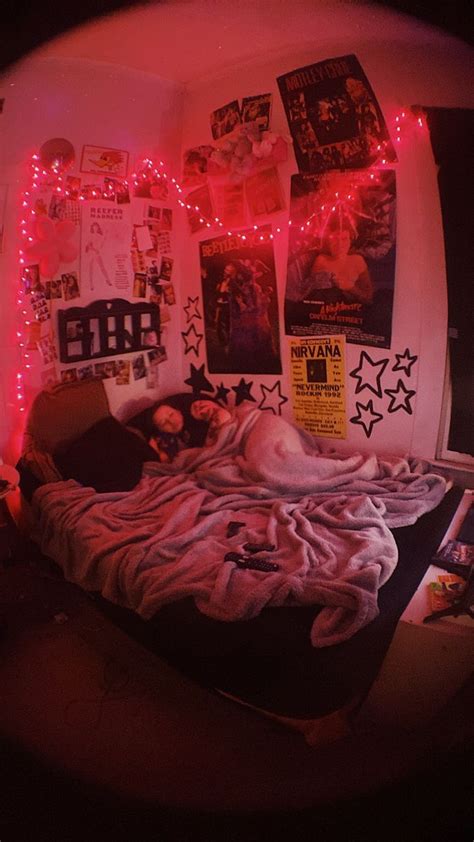 Grunge Bedroom Aesthetic Ideas Cluttered Bedroom Aesthetic Grunge Cozy