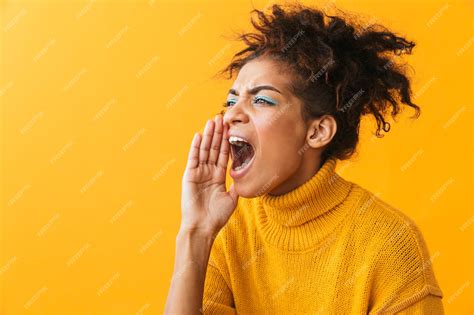 Premium Photo Portrait Of Stressful African American Woman With Afro