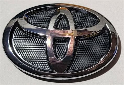 Toyota Camry Front Emblem