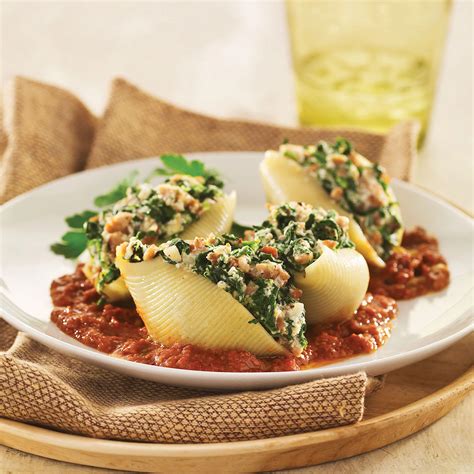 Pork And Spinach Stuffed Shells Recipe From H E B