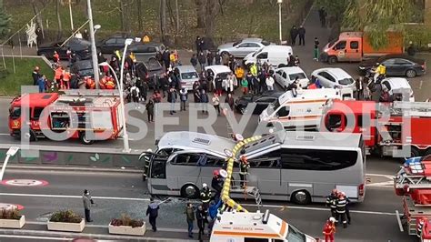 VIDEO Accident în Pasajul Unirii un autocar cu 47 de turiști greci