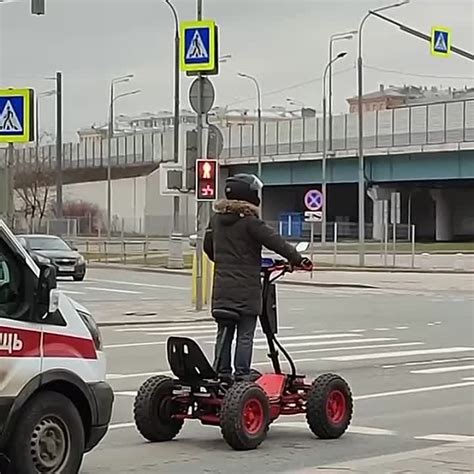 Главарь всех самокатчиков😃 | Город Живет. Москва