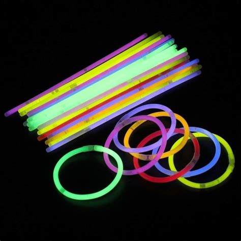 100 Pcs 8 Glow Sticks Bracelets Necklaces Party Favours Neon Colour