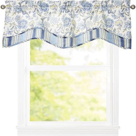 Waverly Traditions Navarra 52 Scalloped Damask Window Valance