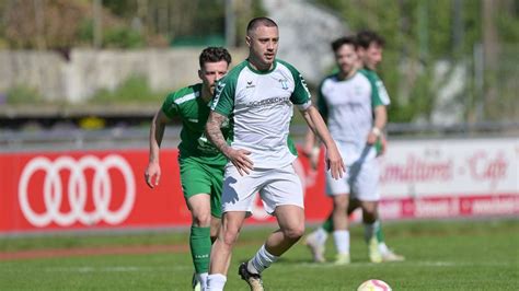 Das Hoch Des Fc Aschheim H Lt Auch Gegen Obermenzing An