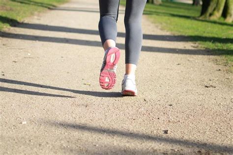 The 8 Best Stretches To Do Before Running Stretches