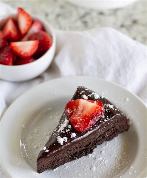 Keto Flourless Chocolate Cake With Ganache Paleo Options