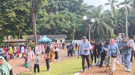 112 Ribu Orang Kunjungi Taman Margasatwa Ragunan Hari Ini