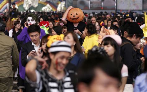 Halloween Celebrations Banned at Shibuya Crossing - Intentional Offside