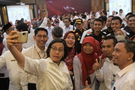 Prastowo Yustinus On Twitter Siang Tadi Bu Sri Mulyani Berjumpa