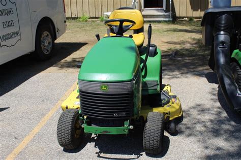 Lot John Deere LX279 Mower