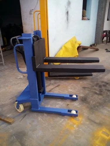 Sse Yellow Lifting Machine Lifting Equipment Capacity 500 1500 Kgs