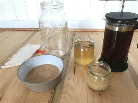 Kaffee und Kombucha oder das gesündeste Erfrischungsgetränk für den Sommer