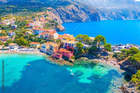 Picturesque Assos Grecja Puzzle Online