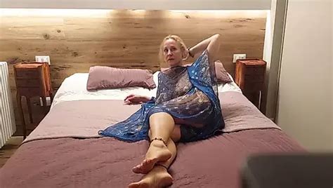 Blonde Reife Amateur Ehefrau Genie T Blowjob In Nahaufnahme Schlucken Xhamster