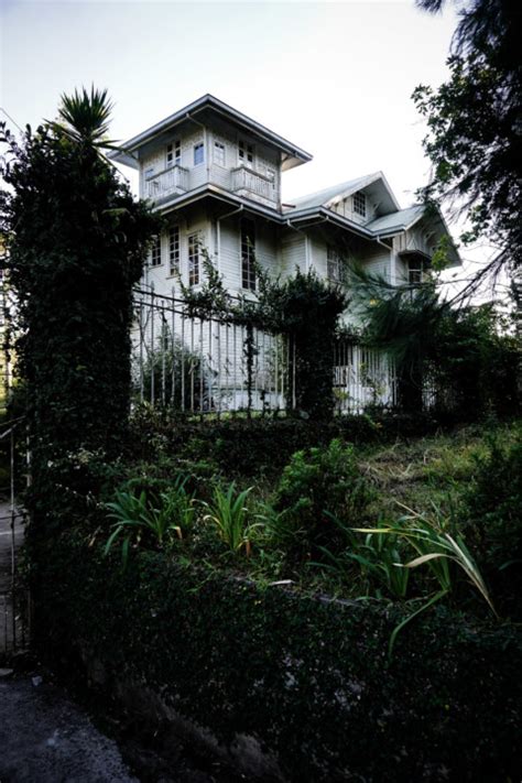 Laperal White House: Baguio's Haunted House - Amy's Crypt