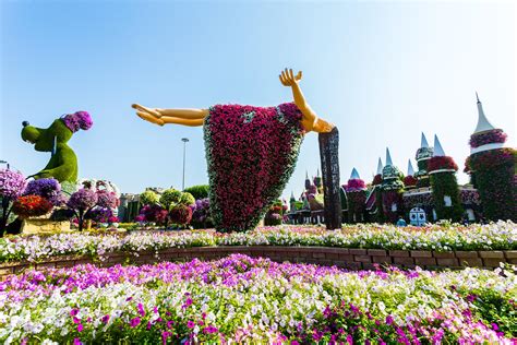 The Floating Lady | Dubai Miracle Garden, UAE