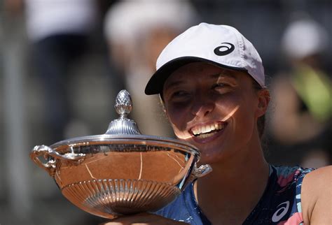 Ile zarobiła Iga Świątek WTA Stuttgart PREMIE Nagrody pieniężne Jakie