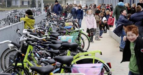 Leerlingen Van De Coppele Gaan Massaal Op De Fiets Tilburg Eo Bdnl