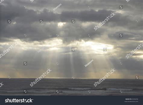 4,626 God Rays Ocean Images, Stock Photos & Vectors | Shutterstock