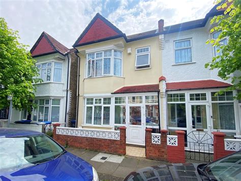 3 Bed Semi Detached House For Sale In Birdhurst Road Colliers Wood