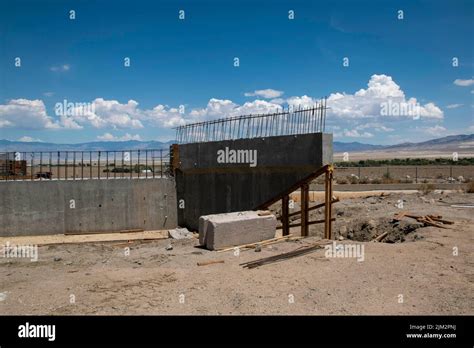 In Diesem Teil Von Inyo County Ca Usa Bauen Bauarbeiter Einen Neuen