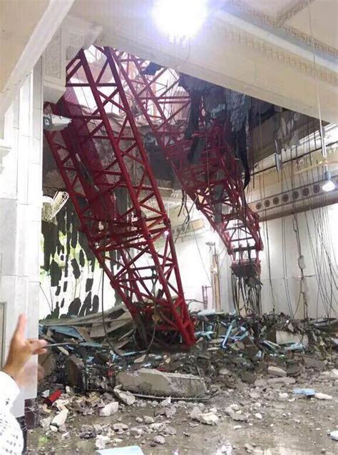 At Least Dead In Crane Collapse At Mecca S Grand Mosque The Two