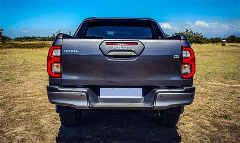 Toyota Hilux Conquest 24 4×2 At A Tough Urban Workhorse With Swag Visor