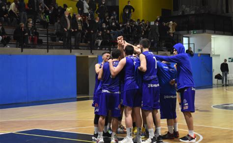 Basket Serie C Silver Luino Lotta E Vince In Volata A Morbegno