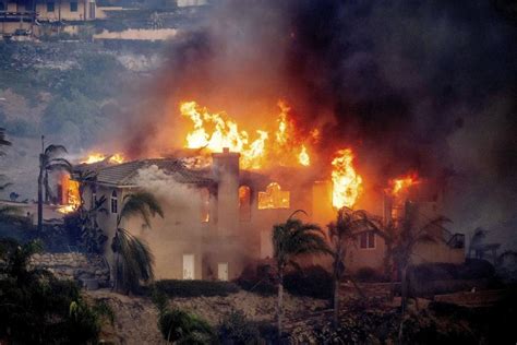 Wild Winds Fuel Southern California Wildfire That Has Forced Thousands