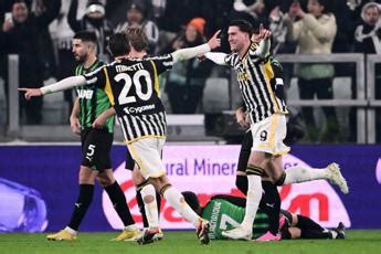 Juve Sassuolo 3 0 Doppietta Di Vlahovic E Gol Di Chiesa Allegri