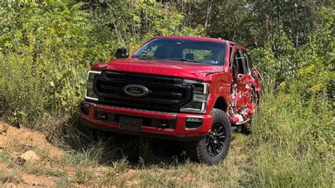 This Wrecked 2022 Ford F 250 Tremor Handles Off Roading Like A Champ