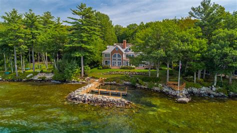 Winni Dream The 152 Acre Estate On Long Island Offers 140 Of South