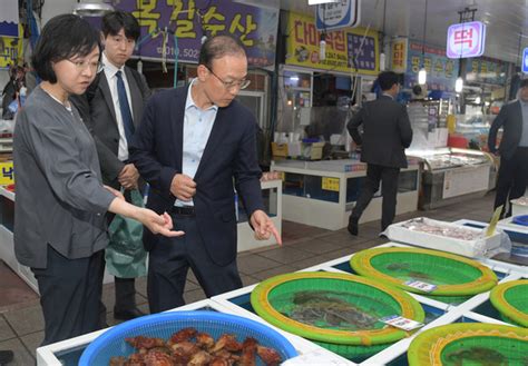 오유경 식약처장 방사능 등 유해물질 안전관리 더욱 철저