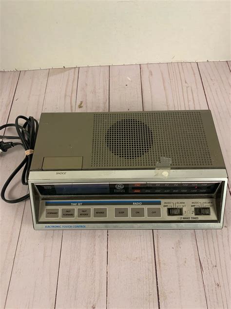 Vtg 1976 Ge General Electric Fmam Dual Alarm Digital Clock Radio Model