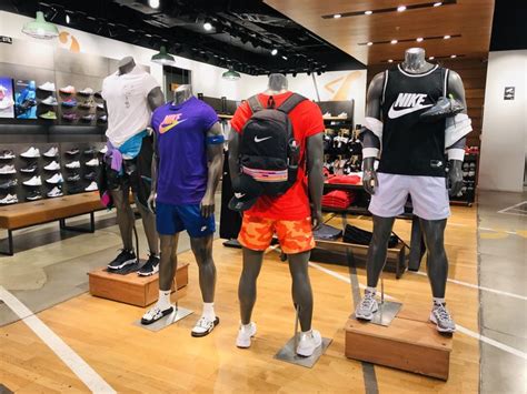 Pin De Branke Em Nike Vm Men Lojas De Roupas Esportivas Ternos