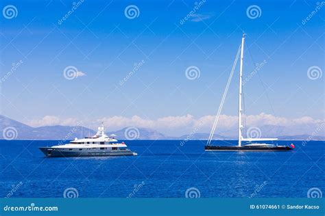 Diff Rents Types De D Placement De Yachts Image Stock Image Du T